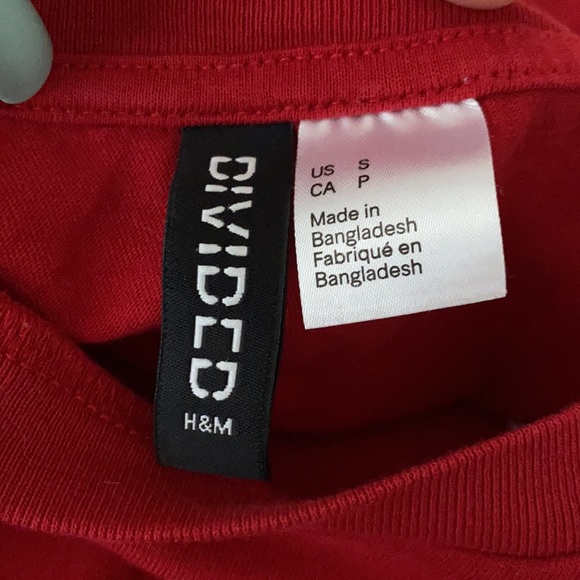 Red tee with white lettering, Divided H&M, size S - Picture 4 of 4